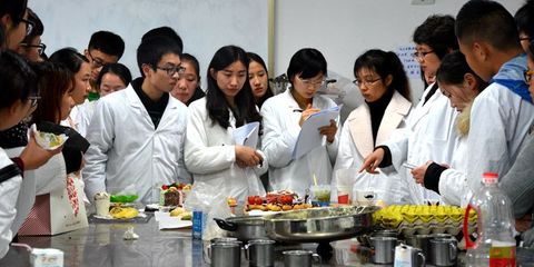 以主題教育為契機(jī)，深化工程技術(shù)創(chuàng)新，驅(qū)動(dòng)教學(xué)科研協(xié)同改革